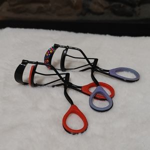 2 eyelash curlers